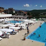 боров рай Apartamento Velingrado